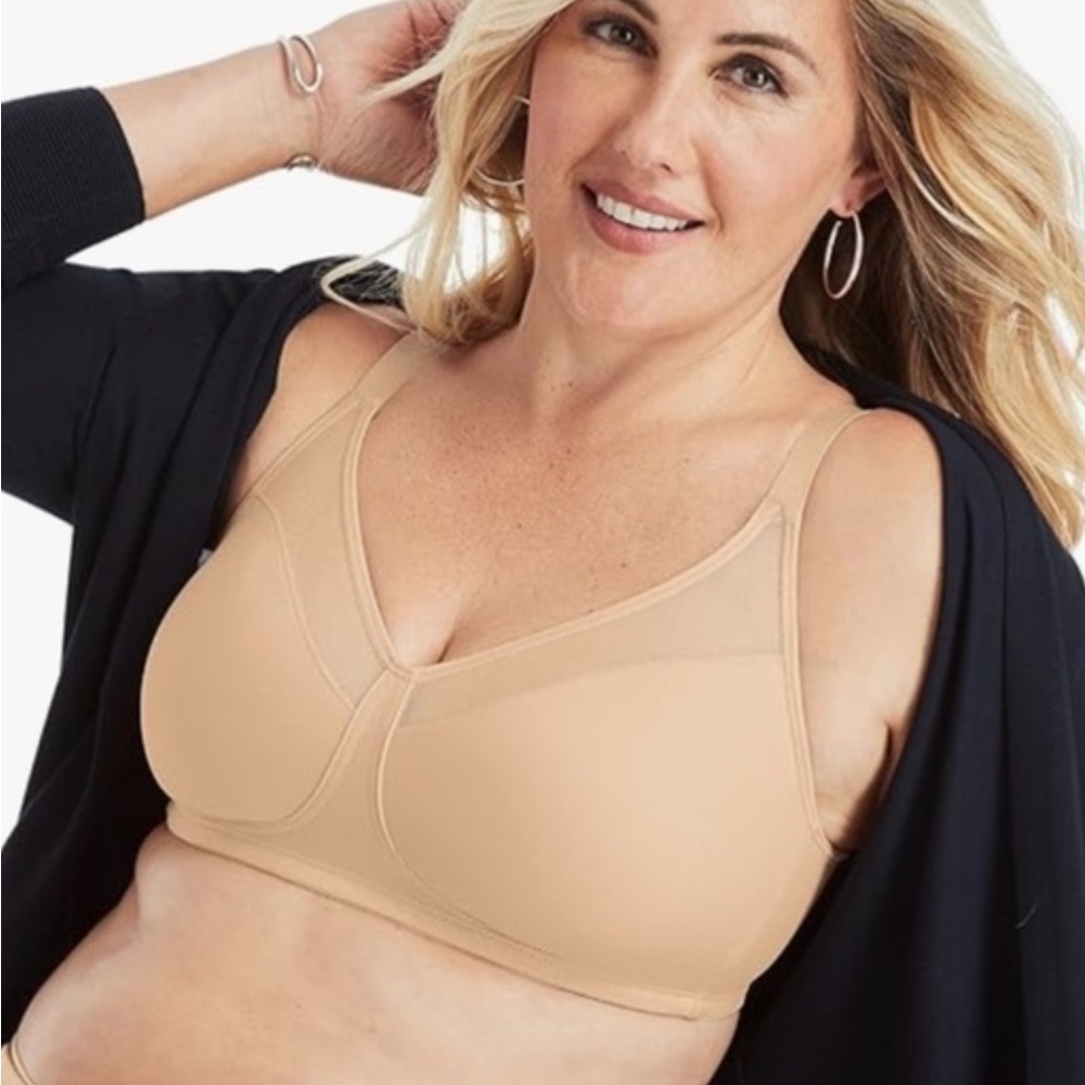 3 Playtex smoothing minimizer Comfort Seamless Wireless 3 Bras